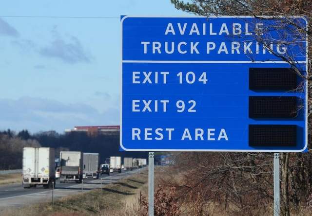 Truck-Parking-Sign